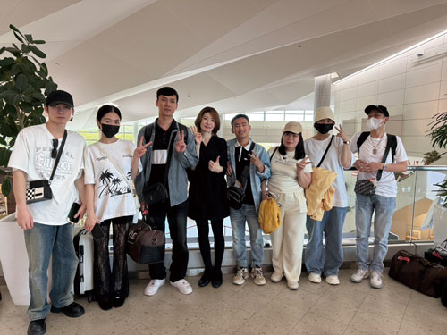 笑顔で帰国しました